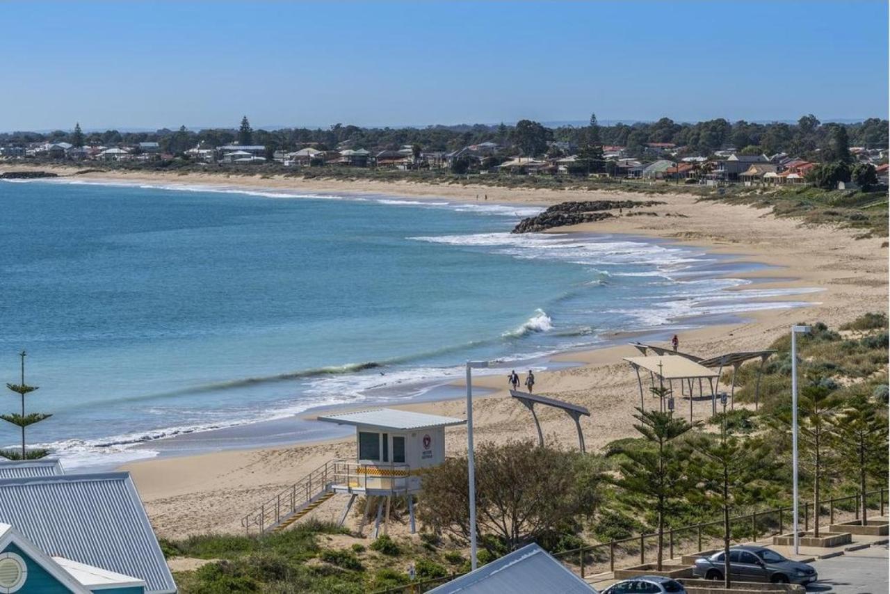 A 406 Fantastic Ocean Beach And Marina View Apt - Mandurah Bagian luar foto