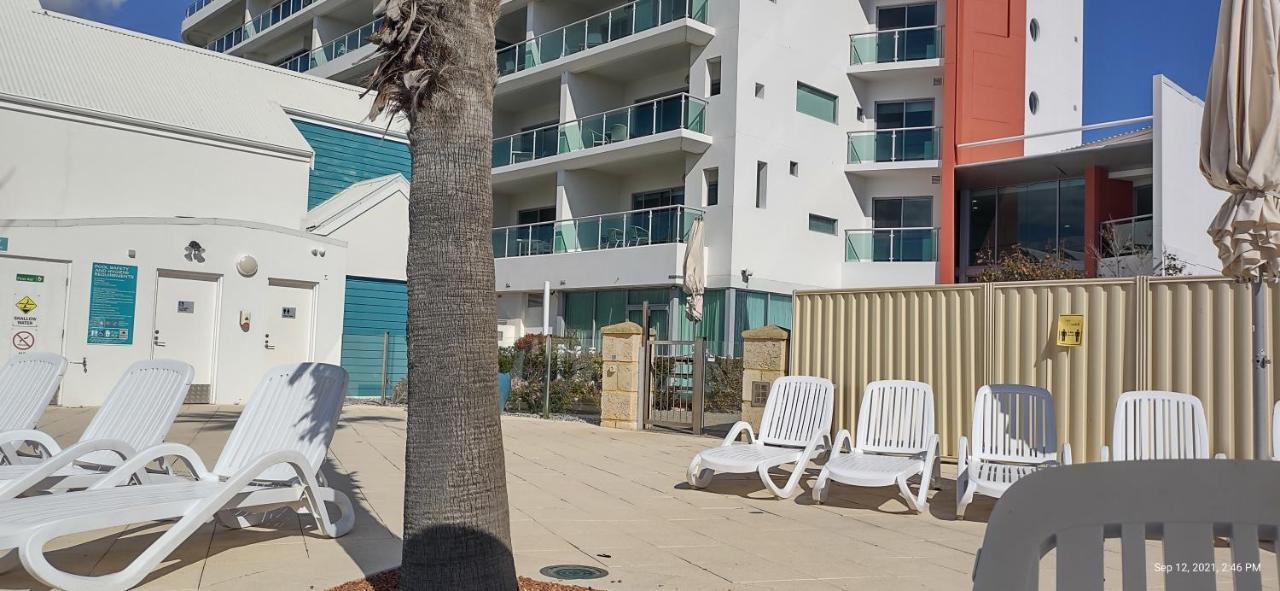 A 406 Fantastic Ocean Beach And Marina View Apt - Mandurah Bagian luar foto
