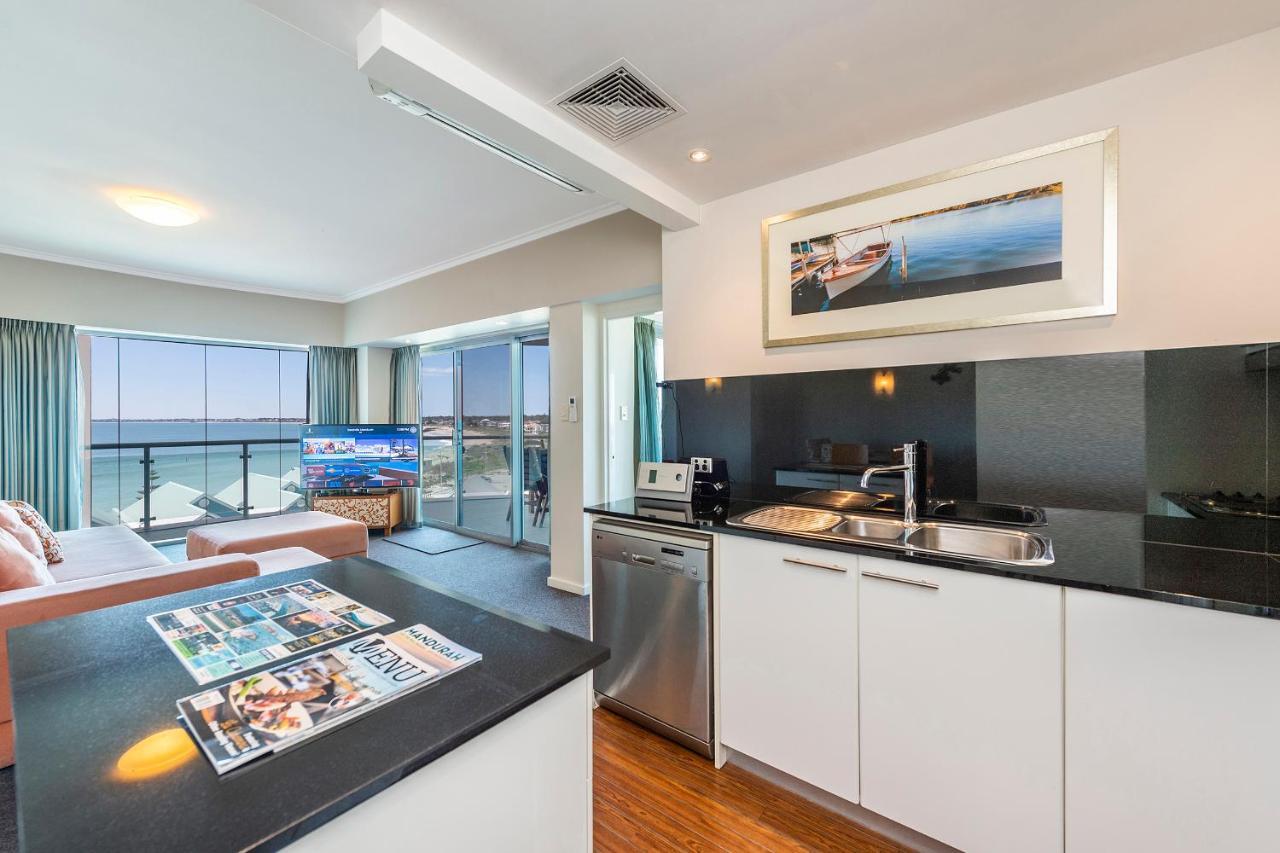 A 406 Fantastic Ocean Beach And Marina View Apt - Mandurah Bagian luar foto